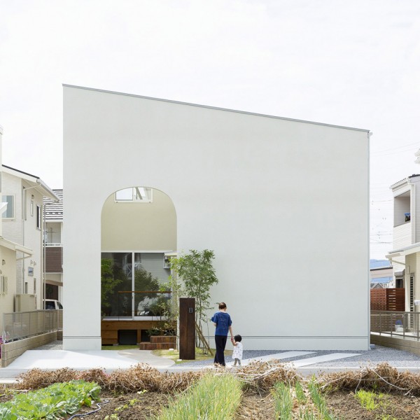 Alts Design Office creates "comfy" Outsu house in Japan