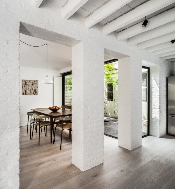 Courtyard House by Kirkwood McCarthy