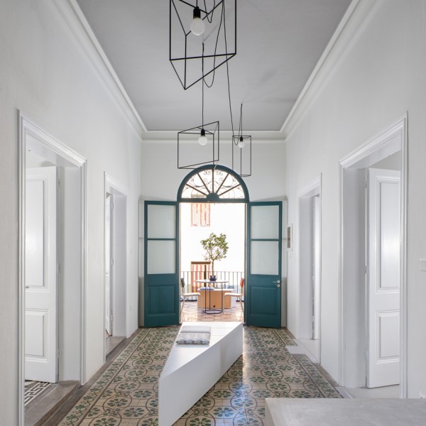 dARCHstudio designs plastic surgery practice in Greece