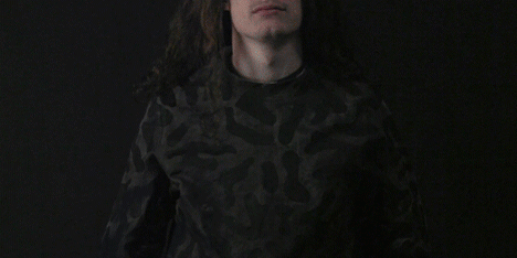 Nikolas Bentel designs shirts that react to changes in pollution