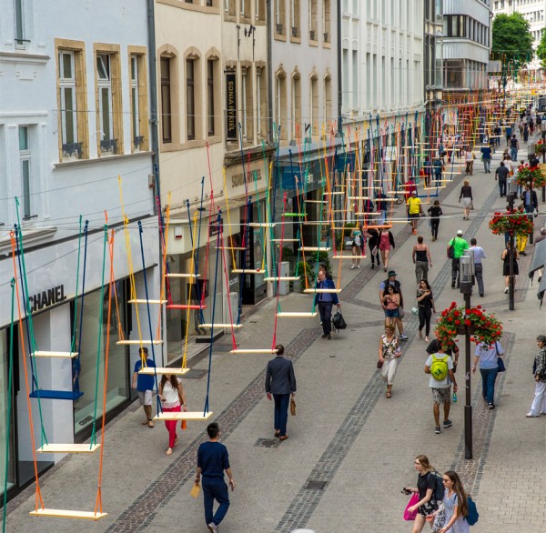 Max Mertens installs 450 swings above a Luxembourg street