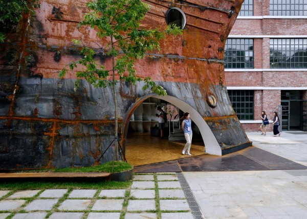 Temp'L by Shinslab Architecture is an installation recycled from a rusty old cargo ship for a museum courtyard in Seoul