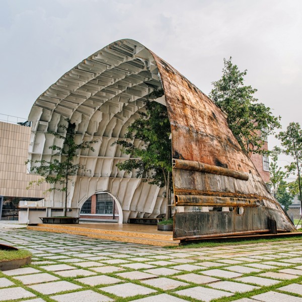 Temp'L by Shinslab Architecture is an installation recycled from a rusty old cargo ship for a museum courtyard in Seoul