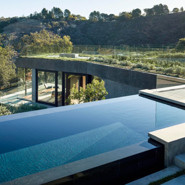 10 of the best rooftop swimming pools on Dezeen
