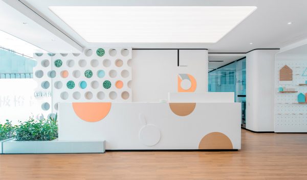 RIGI designs waiting area "like a dining room" for friendly dental clinic in China