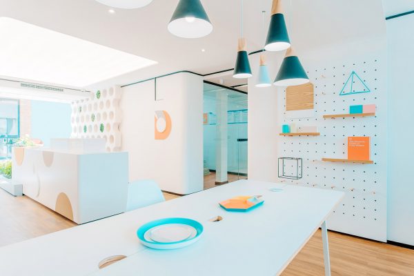 RIGI designs waiting area "like a dining room" for friendly dental clinic in China