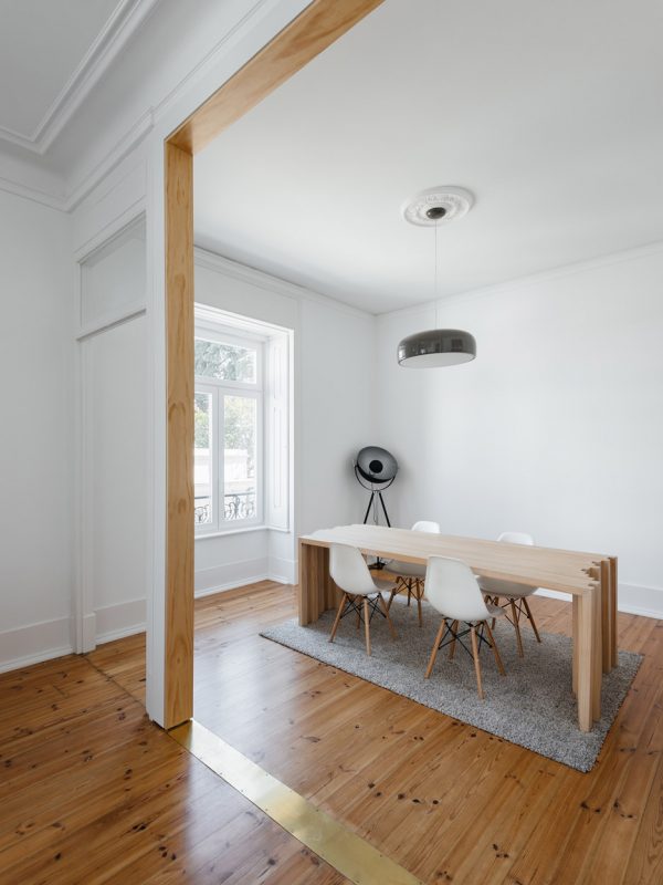 Apartment in Estrela by Aurora Arquitectos
