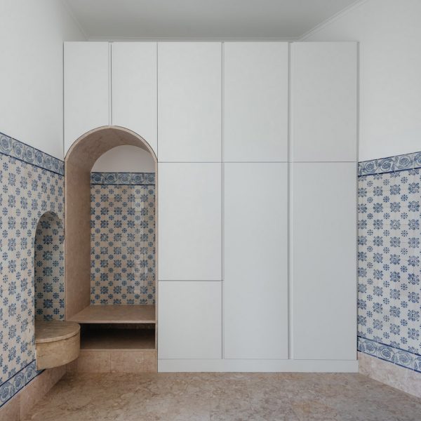 Apartment in Estrela by Aurora Arquitectos