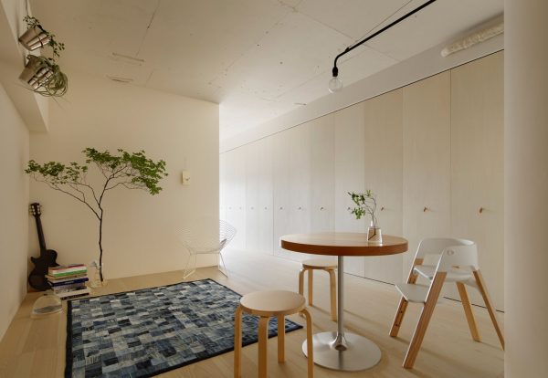 Minorpoet applies traditional Japanese design to a renovated apartment in Tokyo