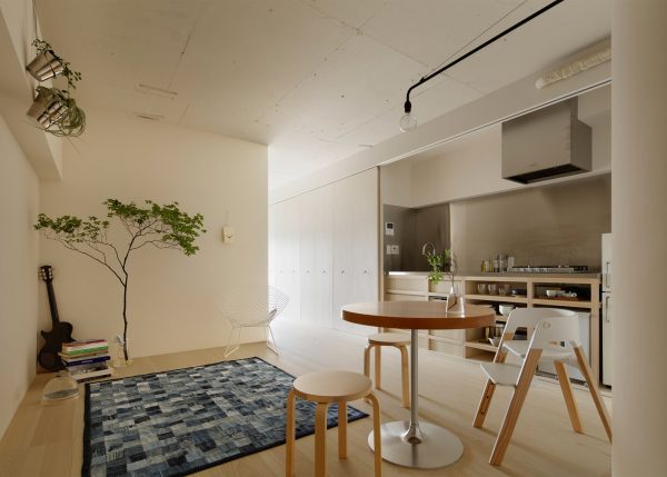 Minorpoet applies traditional Japanese design to a renovated apartment in Tokyo