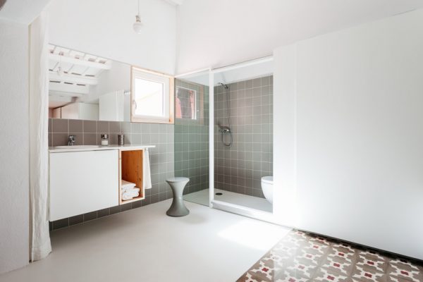Apartment in Sant Andreu by Oriol Garcia