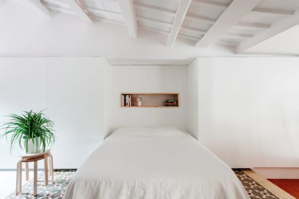 Apartment in Sant Andreu by Oriol Garcia