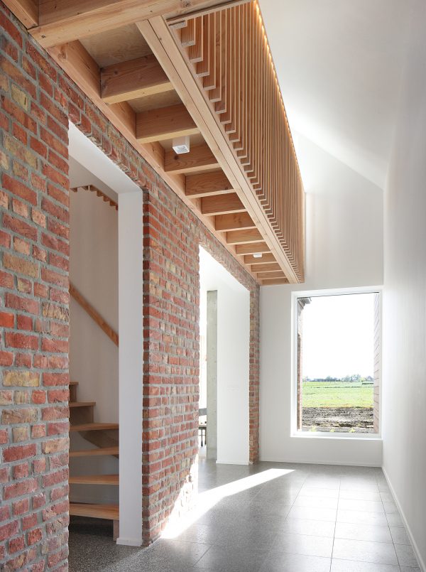 Atelier Tom Vanhee renovates a farmhouse in Belgium