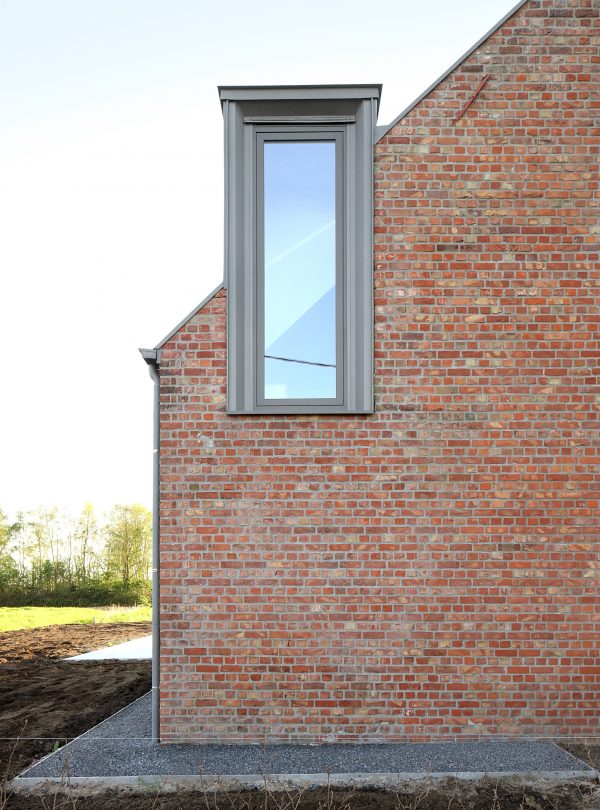 Atelier Tom Vanhee renovates a farmhouse in Belgium