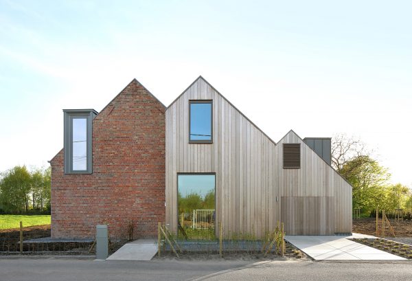 Atelier Tom Vanhee renovates a farmhouse in Belgium