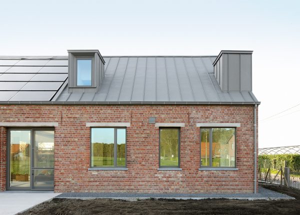 Atelier Tom Vanhee renovates a farmhouse in Belgium
