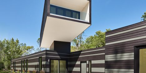 Kariouk Associates sneaks around planning laws to gain lake vistas from A Bower House