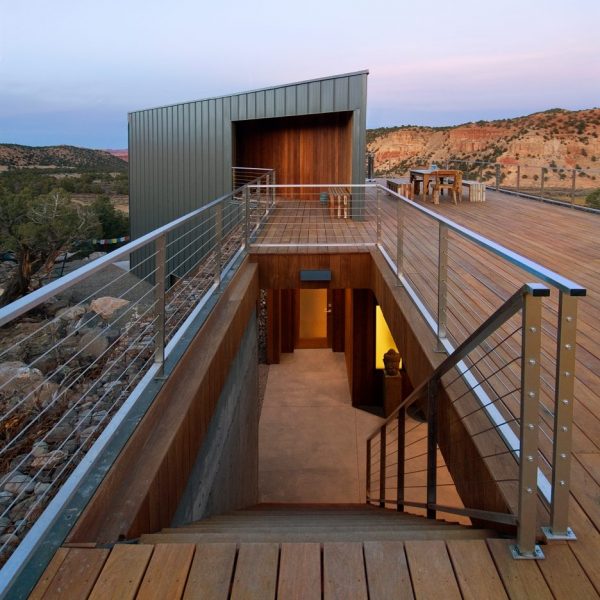 buddhist-retreat-imbue-design_dezeen_sq-936x936