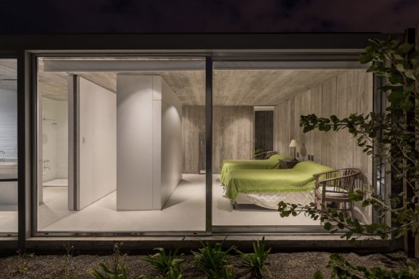 Casa en Palihue by Bernardo Rosello
