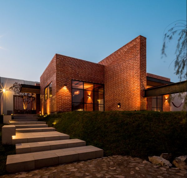 Casa G by Delfino Lozano Salcedo