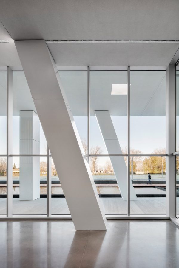 Diane Dufresne Art Centre by ACDF