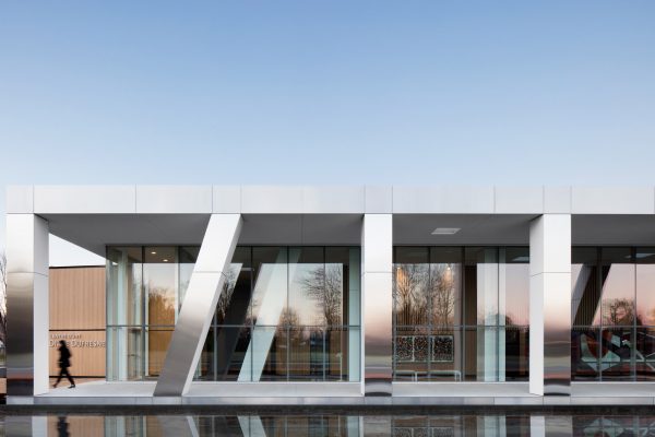 Diane Dufresne Art Centre by ACDF