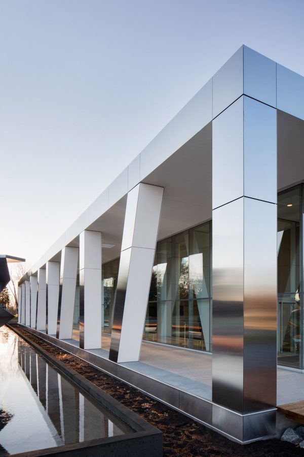 Diane Dufresne Art Centre by ACDF