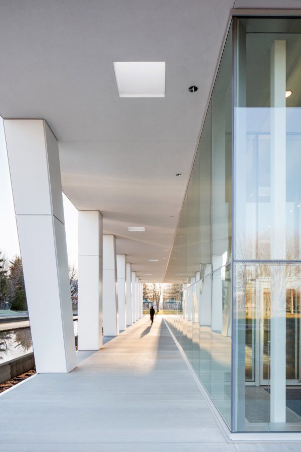 Diane Dufresne Art Centre by ACDF