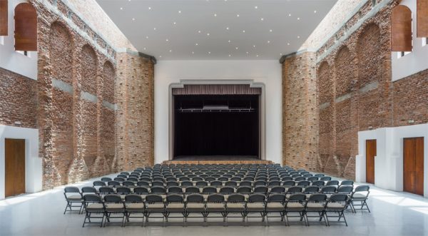 Ruined "cultural palace" in Romania revived by architect Vlad Rusu