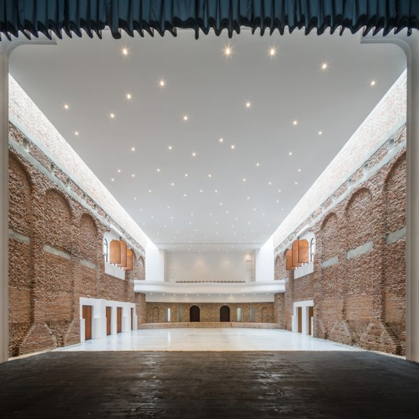 Ruined "cultural palace" in Romania revived by architect Vlad Rusu