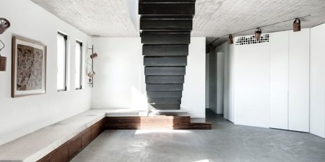 Toledano Architects includes steel staircase in this Tel Aviv apartment