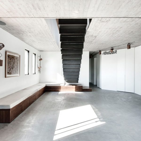Toledano Architects includes steel staircase in this Tel Aviv apartment