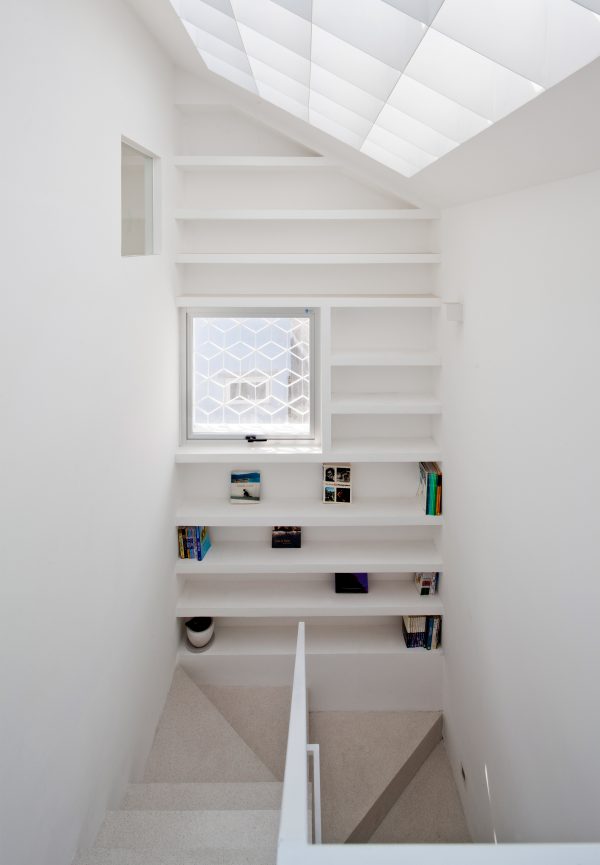 Hem House in Vietnam by Sanuki Daisuke