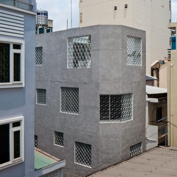 Hem House in Vietnam by Sanuki Daisuke