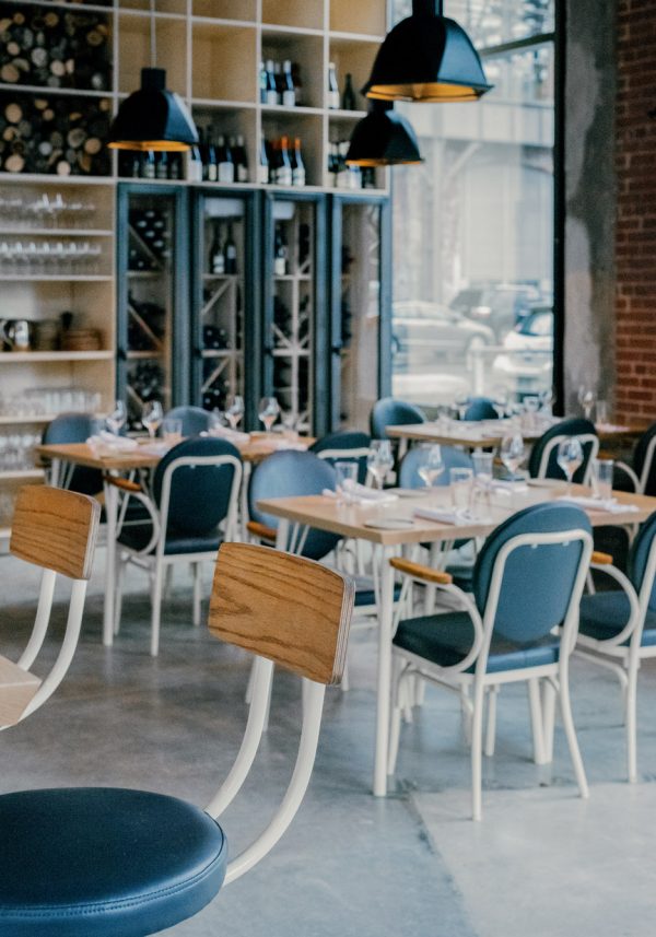 Hoogan et Beaufort Restaurant by Appareil Architecture