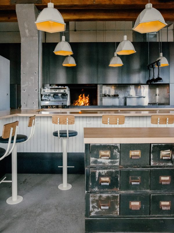 Hoogan et Beaufort Restaurant by Appareil Architecture