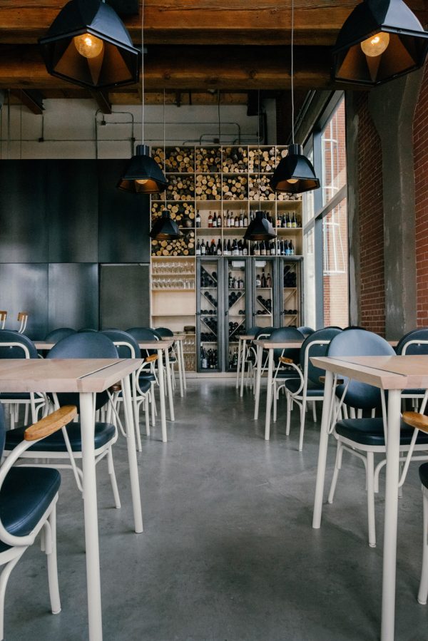 Hoogan et Beaufort Restaurant by Appareil Architecture