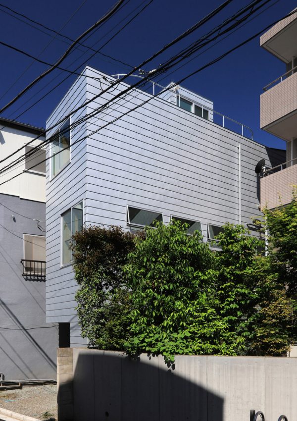 Four-metre-wide House in Hommachi built in Tokyo by Atelier HAKO Architects