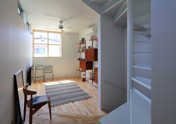 Four-metre-wide House in Hommachi built in Tokyo by Atelier HAKO Architects