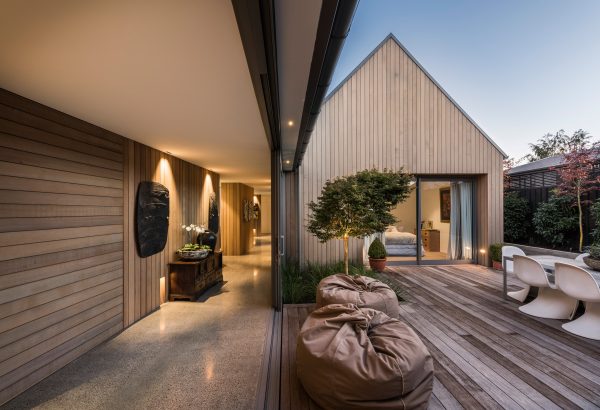 house-in-christchurch-chris-ornsby-new-zealand-cedar_dezeen_3408_16