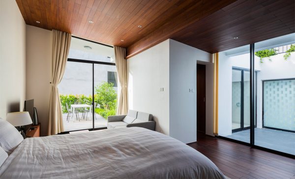 House in Nha Trang by Vo Trang Nghia and Masaaki Iwamoto