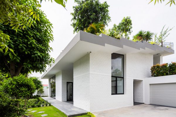 House in Nha Trang by Vo Trang Nghia and Masaaki Iwamoto