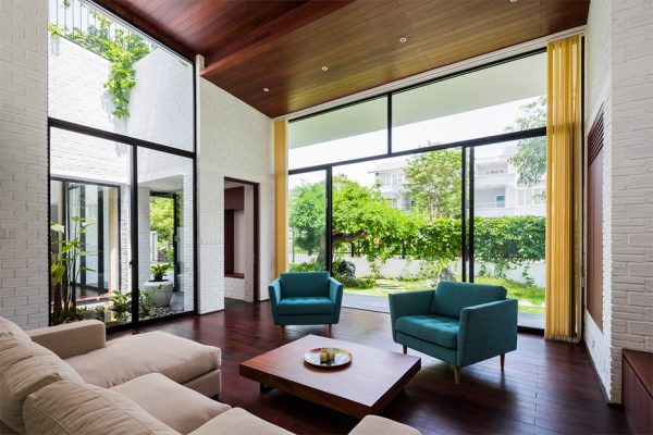 House in Nha Trang by Vo Trang Nghia and Masaaki Iwamoto