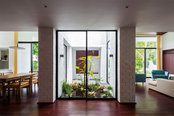 House in Nha Trang by Vo Trang Nghia and Masaaki Iwamoto