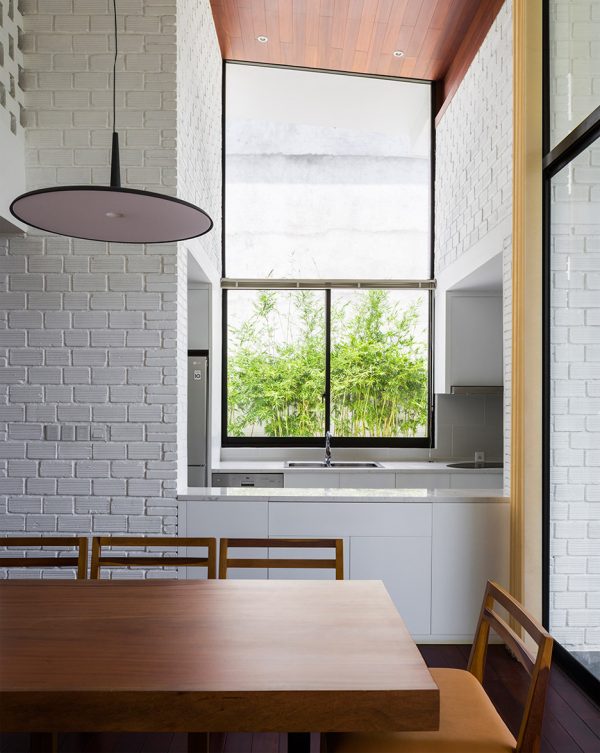 House in Nha Trang by Vo Trang Nghia and Masaaki Iwamoto