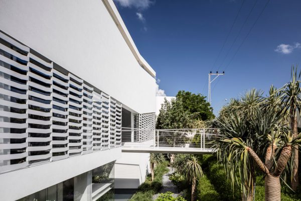 J House by Pitsou Kedem