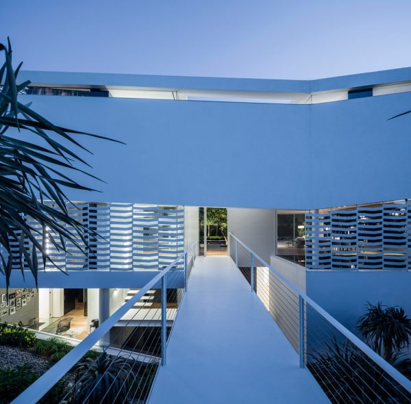 J House by Pitsou Kedem