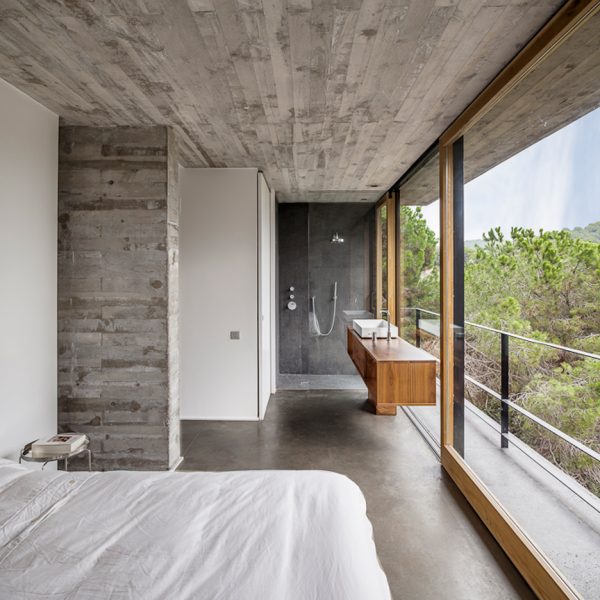 mediterrani-32-sant-pol-de-mar-daniel-isern-dezeen-bedrooms-pinterest-936