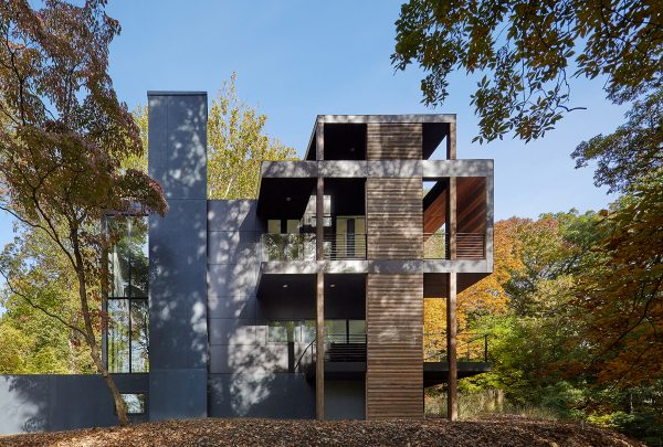 Mohican Hills House by Robert Gurney Architect