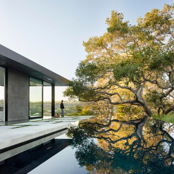 Oak Pass House by Walker Workshop
